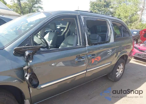 2006 Chrysler Town & Country Touring z USA, uszkodzony, nr VIN 2A8GP54L36R922717